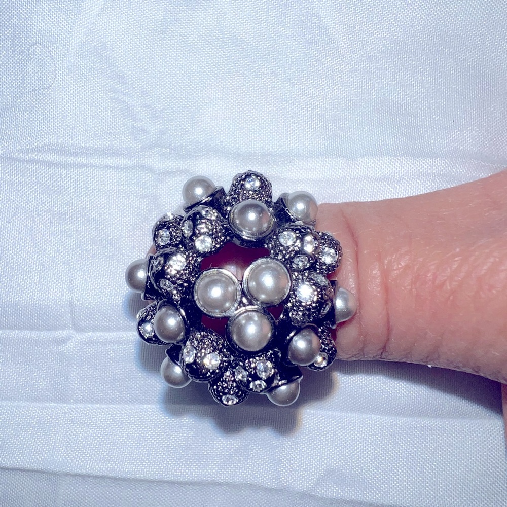 Lia Sophia ring with grey pearly beads and white stones